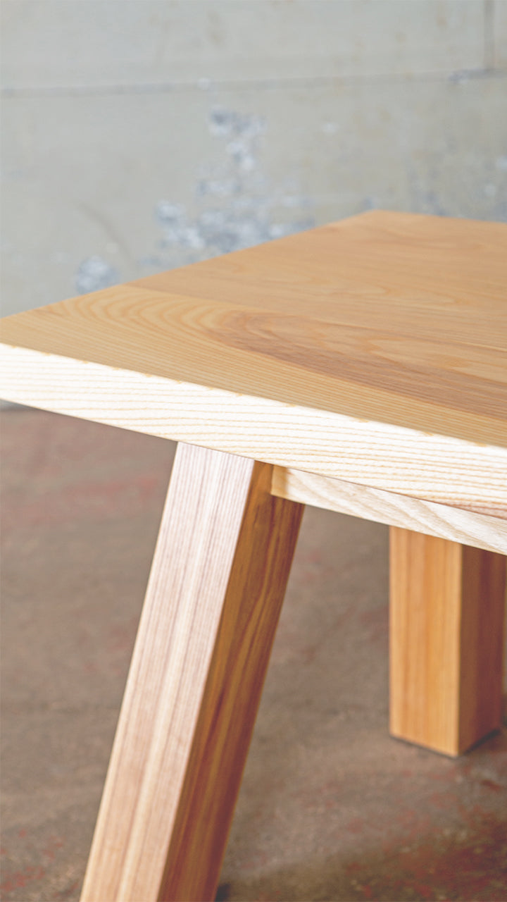 wooden bench - wood grain detail