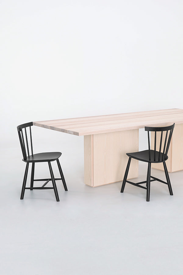 minimalist wood dining table - detail
